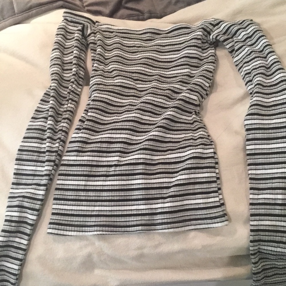 off the shoulder hollister top